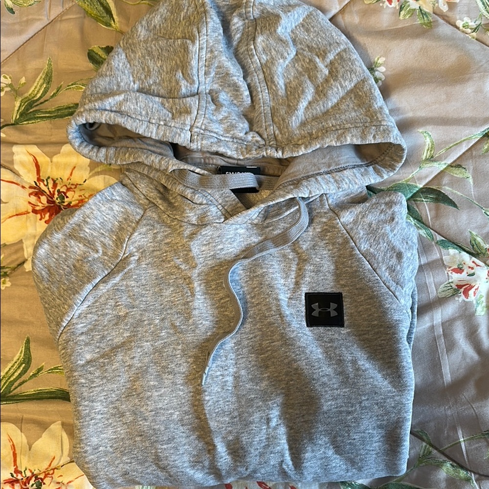 Under Armour women's Gray Hoodie Sweater